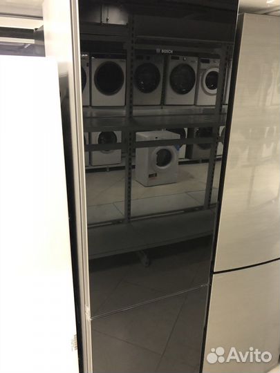 Холодильник Bosch-KGN39LB32R