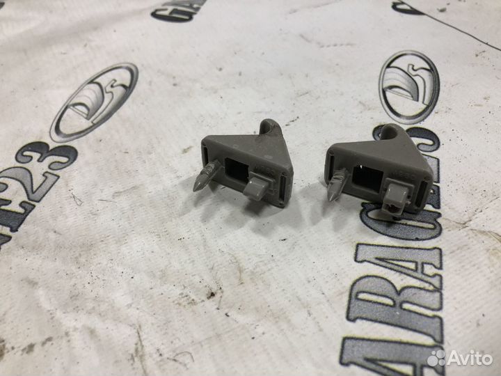 Держатель солнцезащитных козырьков Lexus rx 300