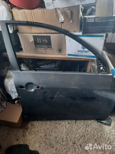 Дверь правая передняя и задняя на Тойота раф-4
