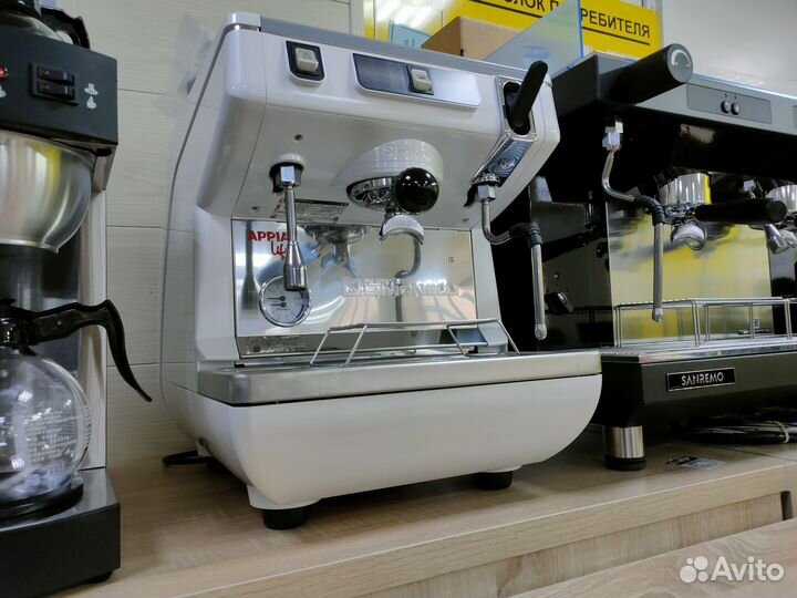 Кофемашина Nuova Simonelli Appia Life (белый)