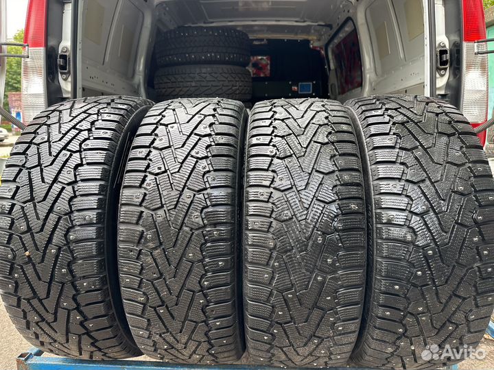 Pirelli Ice Zero 235/55 R17