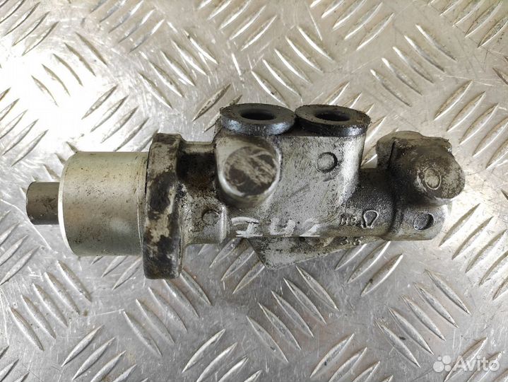 Цилиндр тормозов главный Renault Clio 1998-2008