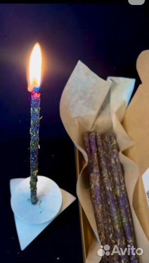 Фиолетовая свеча с травами