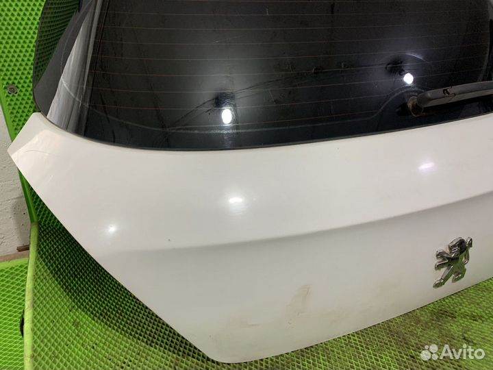 Крышка багажника Peugeot 308