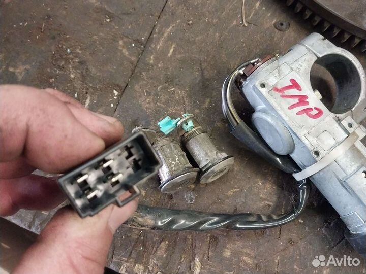 Замок зажигания Subaru Impreza