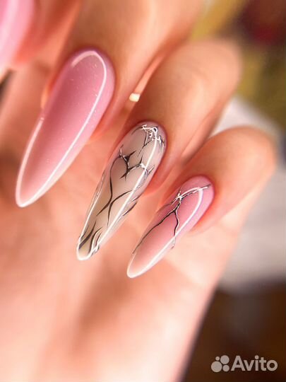 Маникюр с покрытием гель-лаком