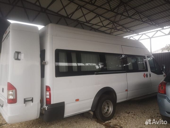 Ford Transit микроавтобус, 2012