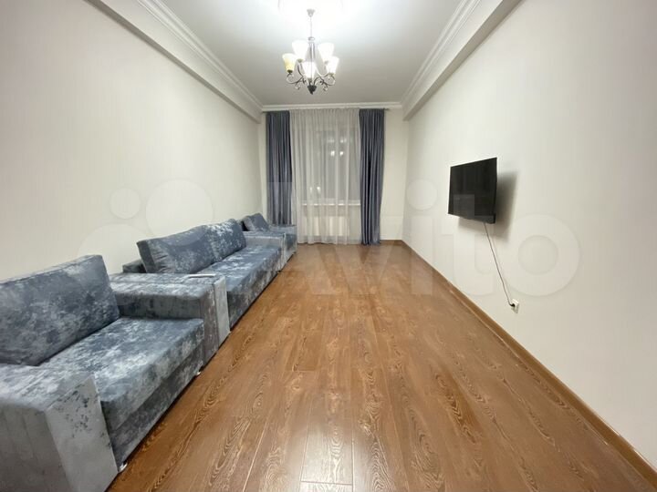 2-к. квартира, 75 м², 1/11 эт.