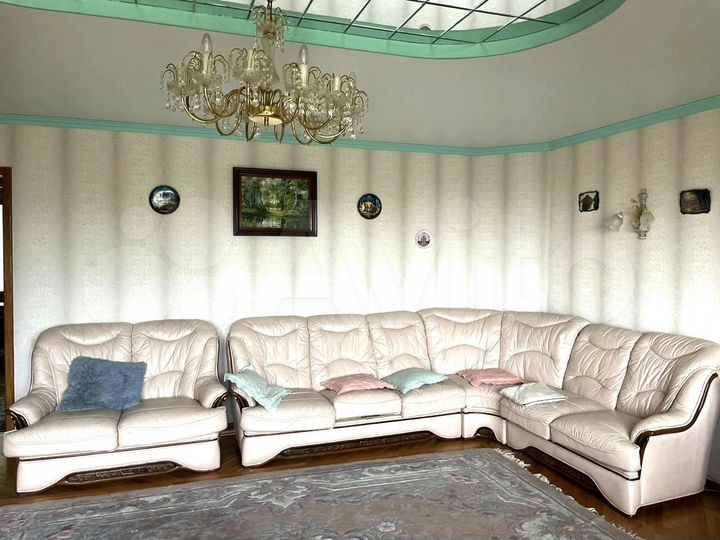 3-к. квартира, 124 м², 8/10 эт.