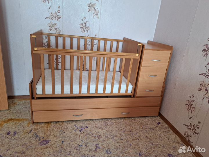 Детская кроватка трансформер с комодом