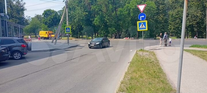 Сдам торговое помещение, 186 м²