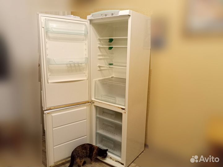 Холодильник Electrolux бу