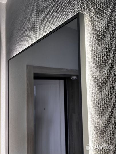 Зеркало с LED подсветкой в металлической раме