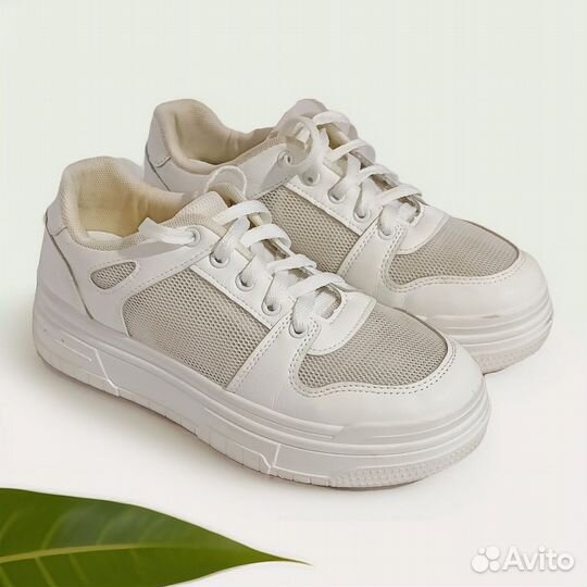 Кроссовки белые