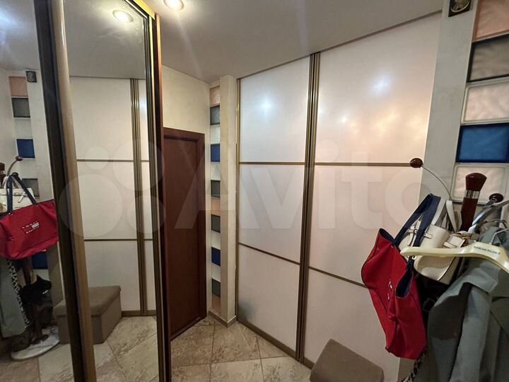 5-к. квартира, 130 м², 5/15 эт.