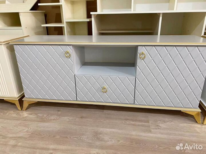 Тумбочка под телевизор новая