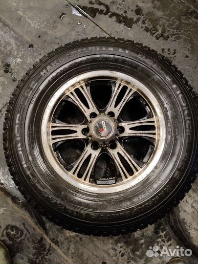 Комплект зимних шипованных колес