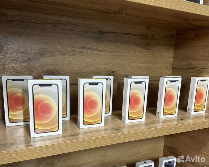 iPhone 12, 64 ГБ