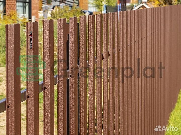 Забор из Прямоугольного металлического штакетника