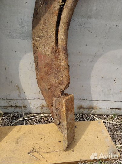 Клык рыхлитель для бульдозера или трактора