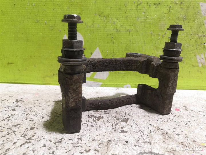 Скоба суппорта заднего Опель Мерива