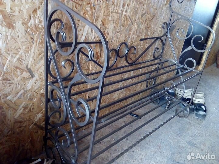 Обувная полка и вешалка