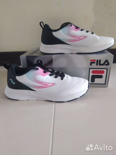 Новые женские кроссовки fila 38 р