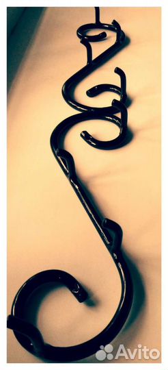 Вешалка кованая настенная