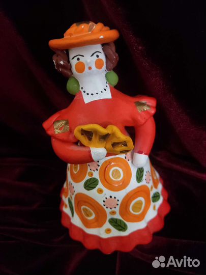 Статуэтка Барыня с веером