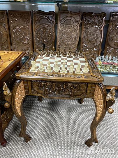 Шахматный стол ручной резьбы