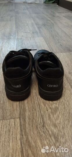 Кроссовки (кеды)