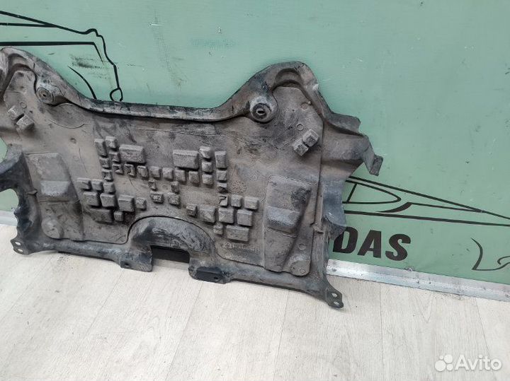 Защита двигателя Mercedes-Benz C-Class W204