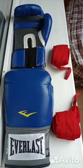 Боксерские перчатки 10 oz Everlast