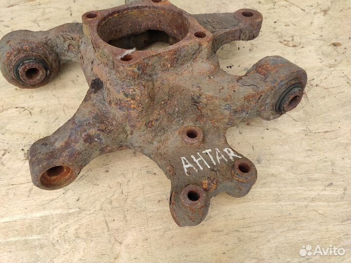 Кулак задний правый на Opel Antara Captiva