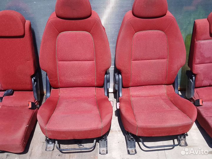 Сиденья Mitsubishi Colt