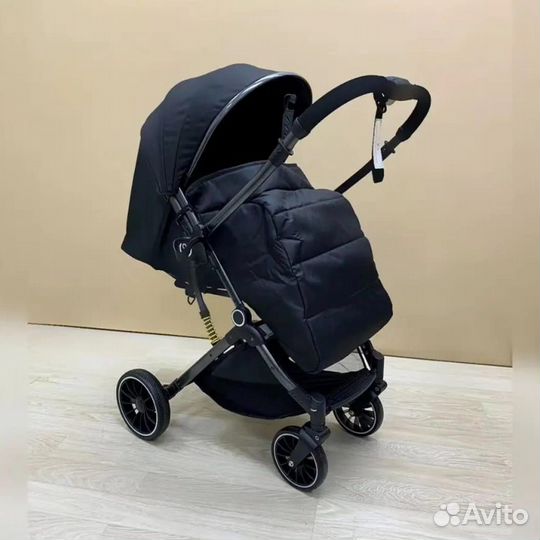 Прогулочная коляска с перекидной ручкой