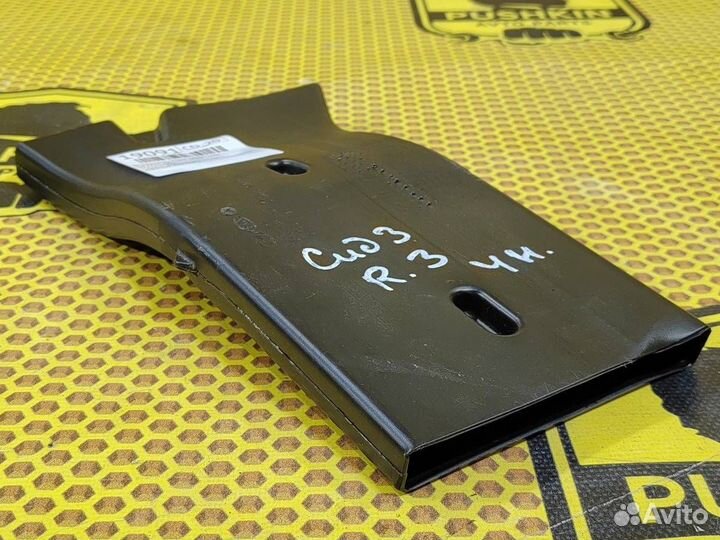 Воздуховод салона передний правый Kia Ceed CD G4FG