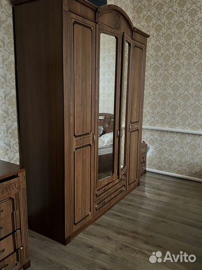 Спальный гарнитур