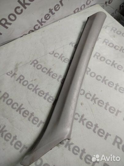 Накладка стойки правая Mitsubishi Mirage 4G