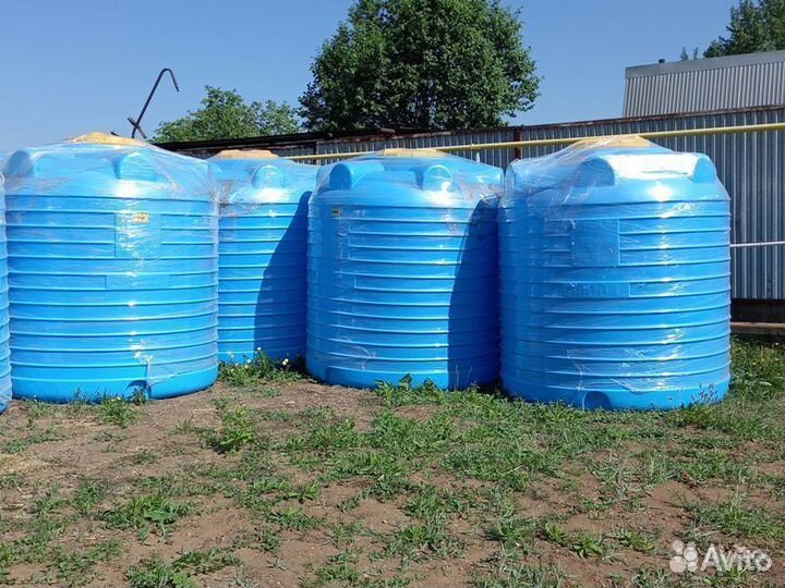 Емкости для воды на 2000л