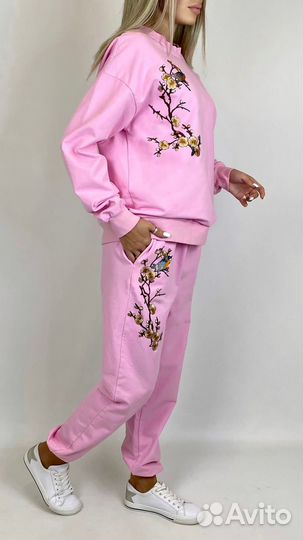 Спортивный костюм женский