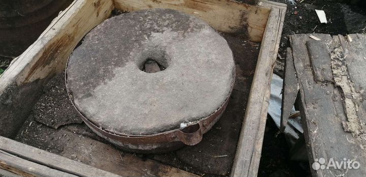 Каменные жернова