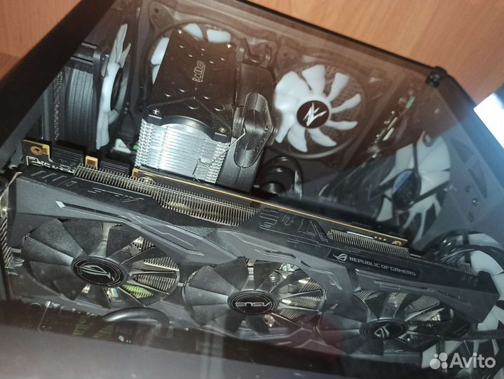 Видеокарта GTX 1070 asus ROG strix 8 GB