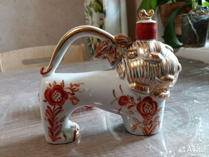 Фарфоровый графин с рюмками Красный лев лфз фарфор