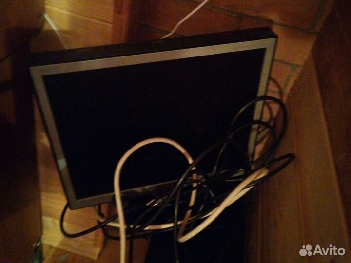 Монитор, системный блок и колонки
