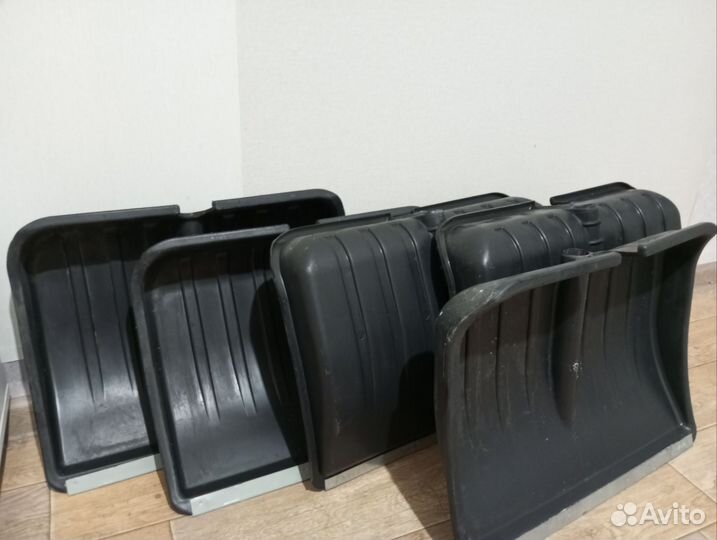 Лопата для уборки снега