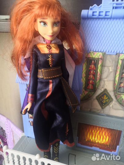 Замок Холодное Сердце и музыкальные куклы