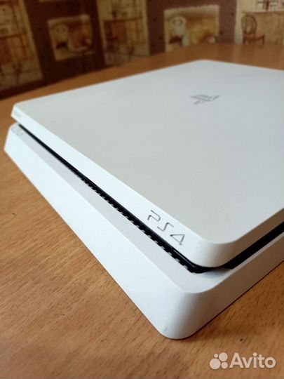 Ps4 slim 1тб. Много игр, два геймпада