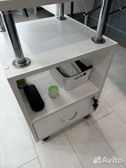 Тумба для педикюра или ресниц