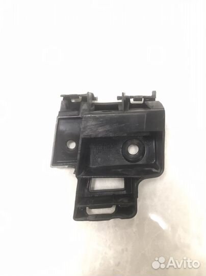 Направляющая заднего бампера Golf 6